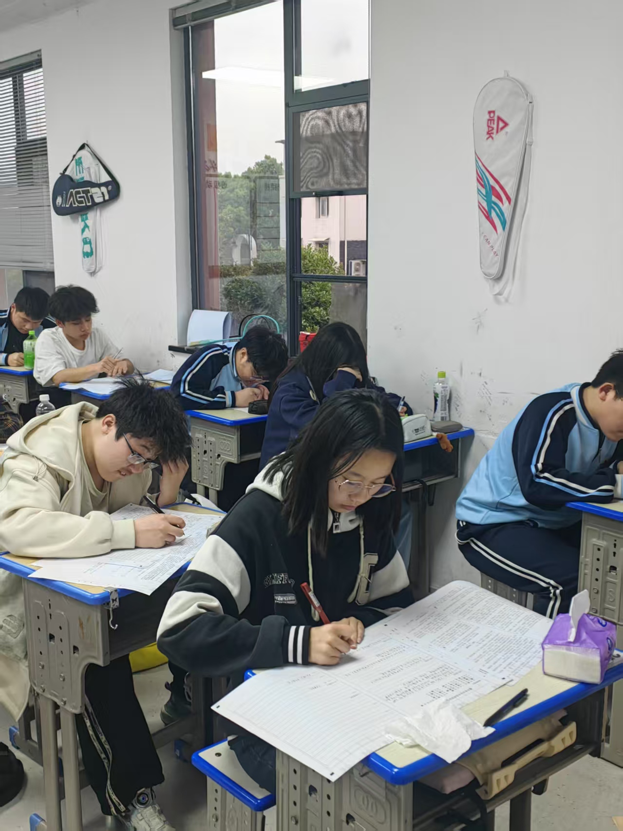 以考促学，以考促教——世达外国语学校月考考试