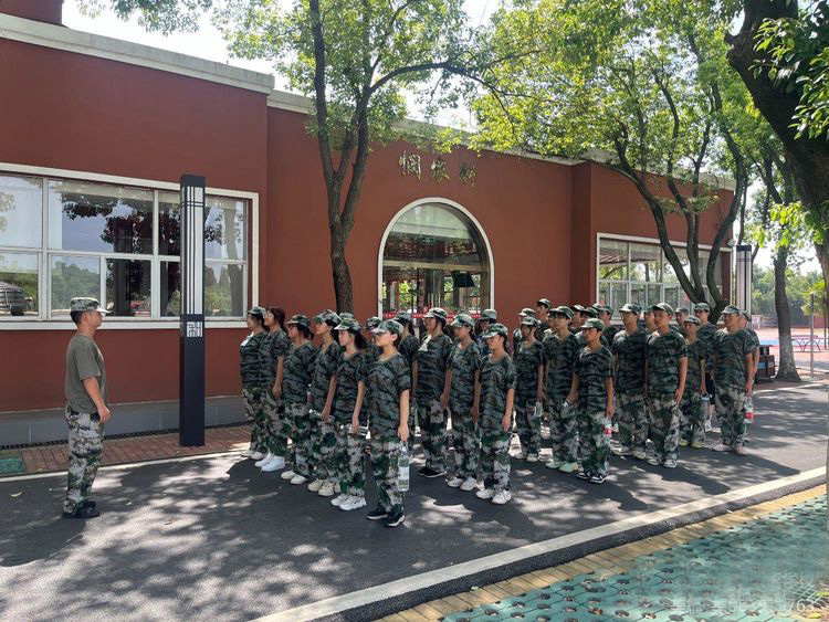 92449711.jpeg 4.jpeg